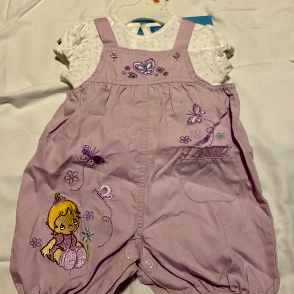 3-piece set, baby girl shirt, romper, and hat.